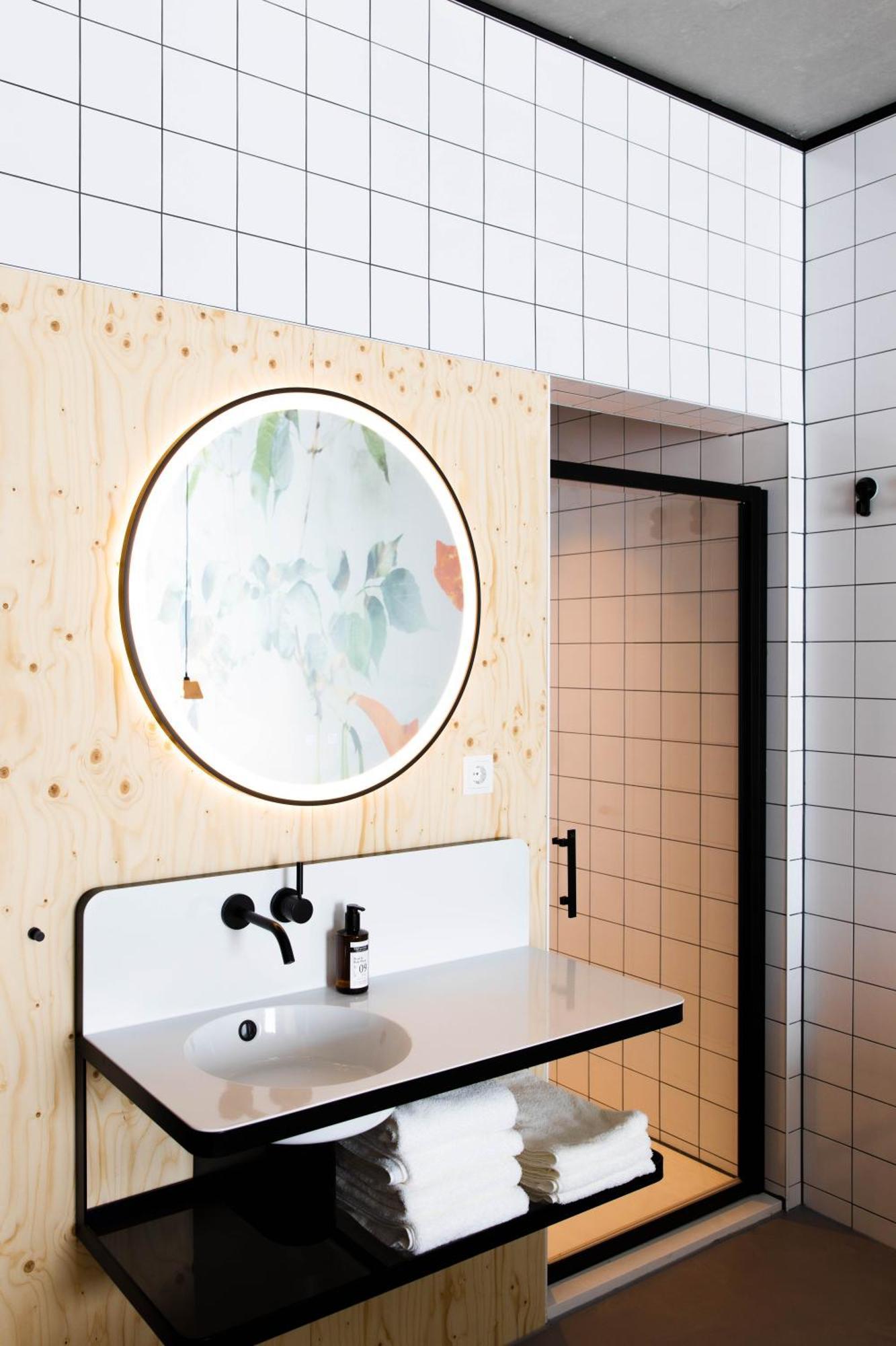 Moloko, Modern Designed Sleep & Shower Hotel In City Center, Digital Key By Sms Enschede Exteriör bild
