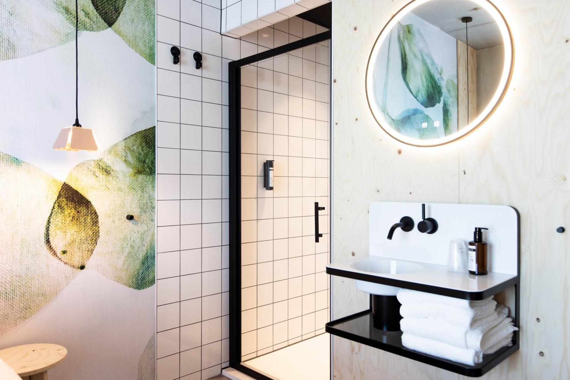 Moloko, Modern Designed Sleep & Shower Hotel In City Center, Digital Key By Sms Enschede Exteriör bild